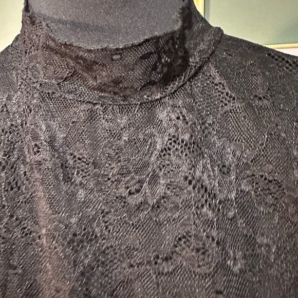 Torrid Black Sheath Shirt Mock Neck Long Sleeve Size XL 😻 - Picture 4 of 6